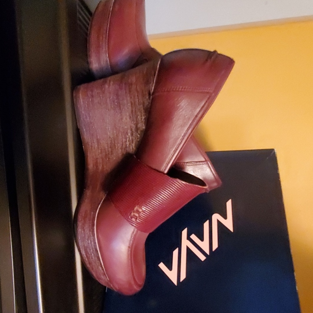 Shoes - Picture 2 of 2